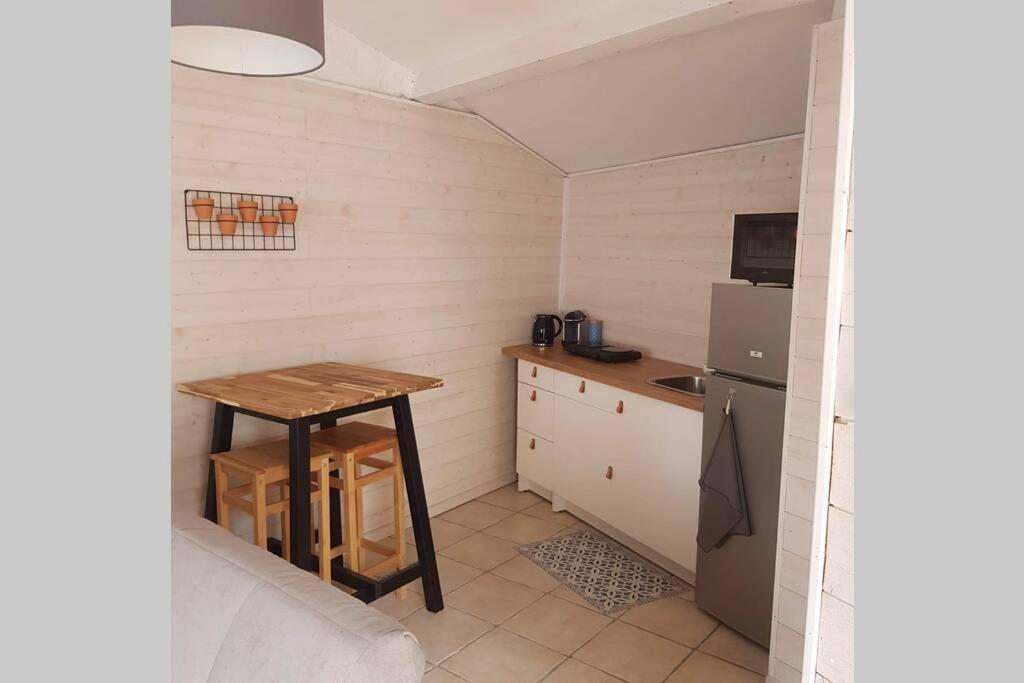 Maisonnette En Pierre Independante De 20 M2 Saint-Cirgues-sur-Couze Luaran gambar